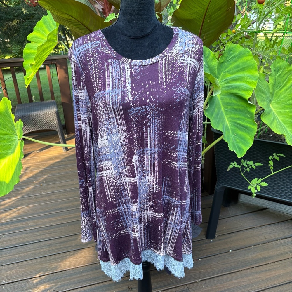 LOGO | Long Sleeve Abstract Print Tunic with Lace 🌸